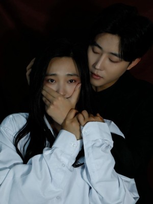 Tình Yêu Giam Cầm - 蚀骨囚爱 (2025)